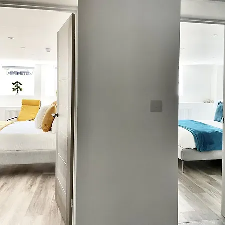 Redland - Two Bedroom With Private Patio * ブリストル