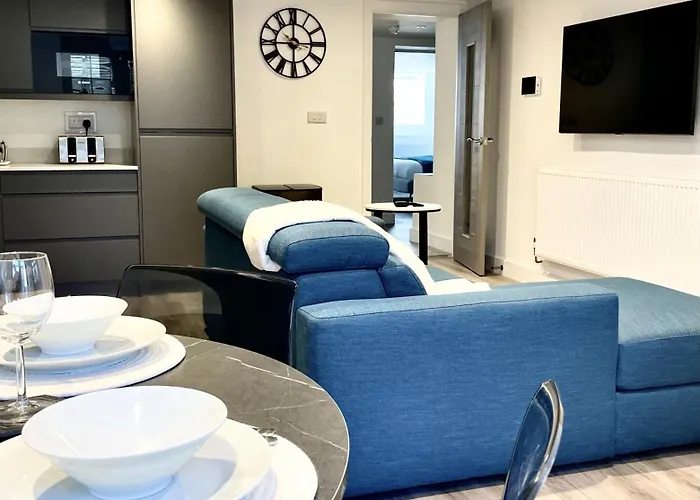 Redland - Two Bedroom With Private Patio * 브리스틀