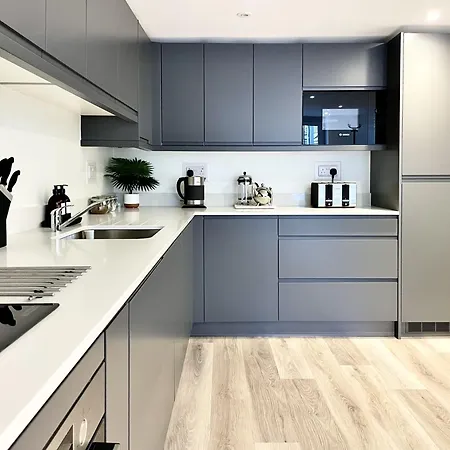 Redland - Two Bedroom With Private Patio *