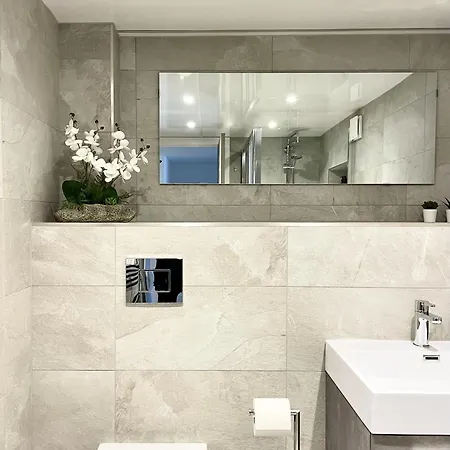 Redland - Two Bedroom With Private Patio