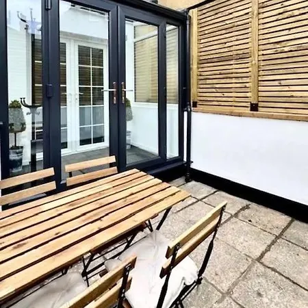 Redland - Two Bedroom With Private Patio Apartment Bristol