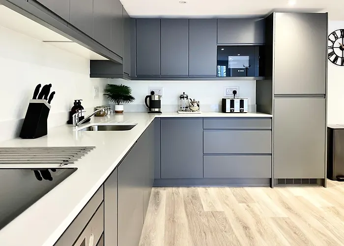 Redland - Two Bedroom With Private Patio *