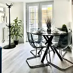 Redland - Two Bedroom With Private Patio Lägenhet