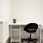 Lägenhet Redland - Two Bedroom With Private Patio *