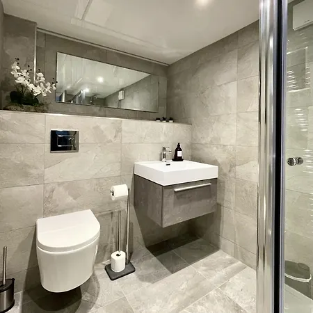 Apartament Redland - Two Bedroom With Private Patio