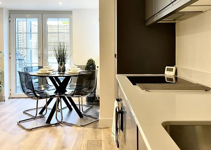 Redland - Two Bedroom With Private Patio Apartamento