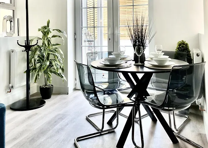 Redland - Two Bedroom With Private Patio Apartament