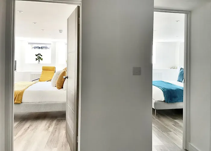 Redland - Two Bedroom With Private Patio * Bristol